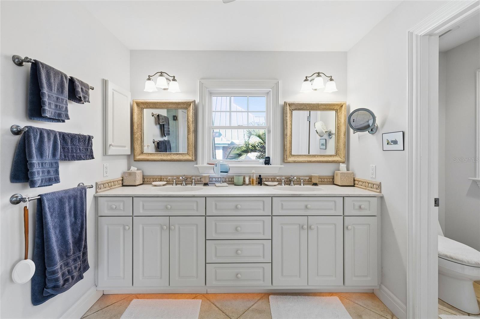 Image 32 of 62 For 162 Blackwall Court