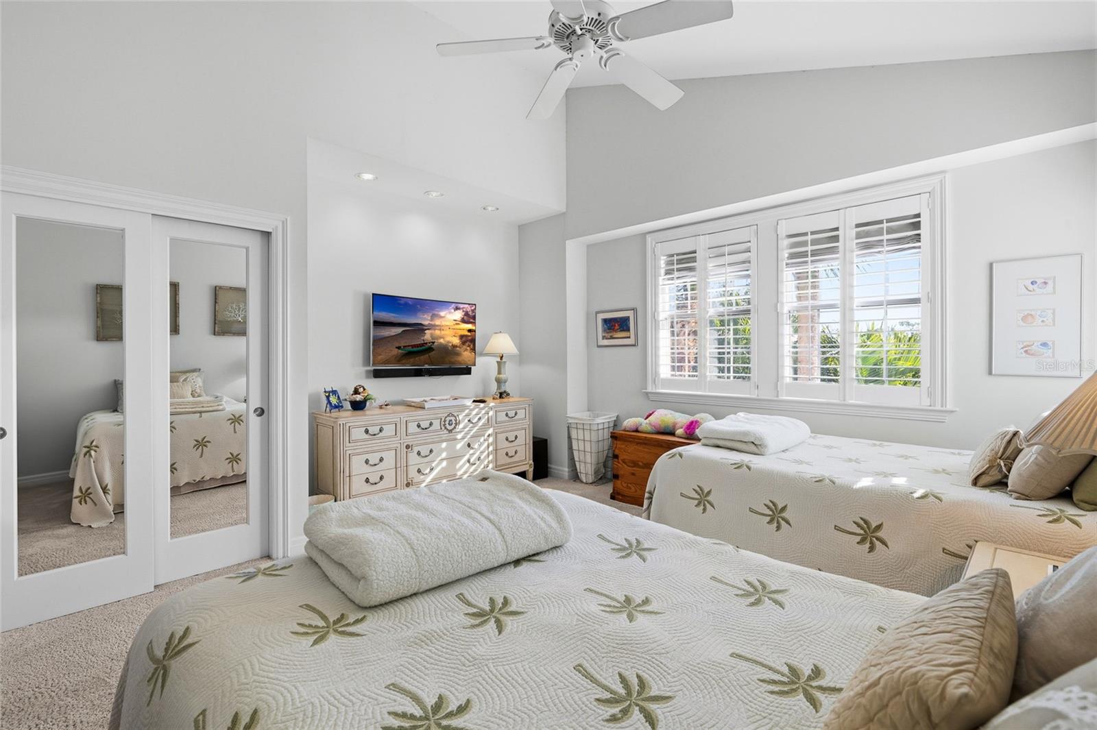 Image 35 of 62 For 162 Blackwall Court