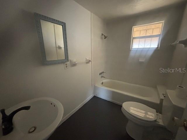 Image 11 of 12 For 2004 Genesee Street