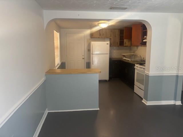 Image 5 of 12 For 2004 Genesee Street