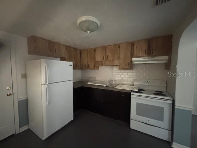 Image 8 of 12 For 2004 Genesee Street