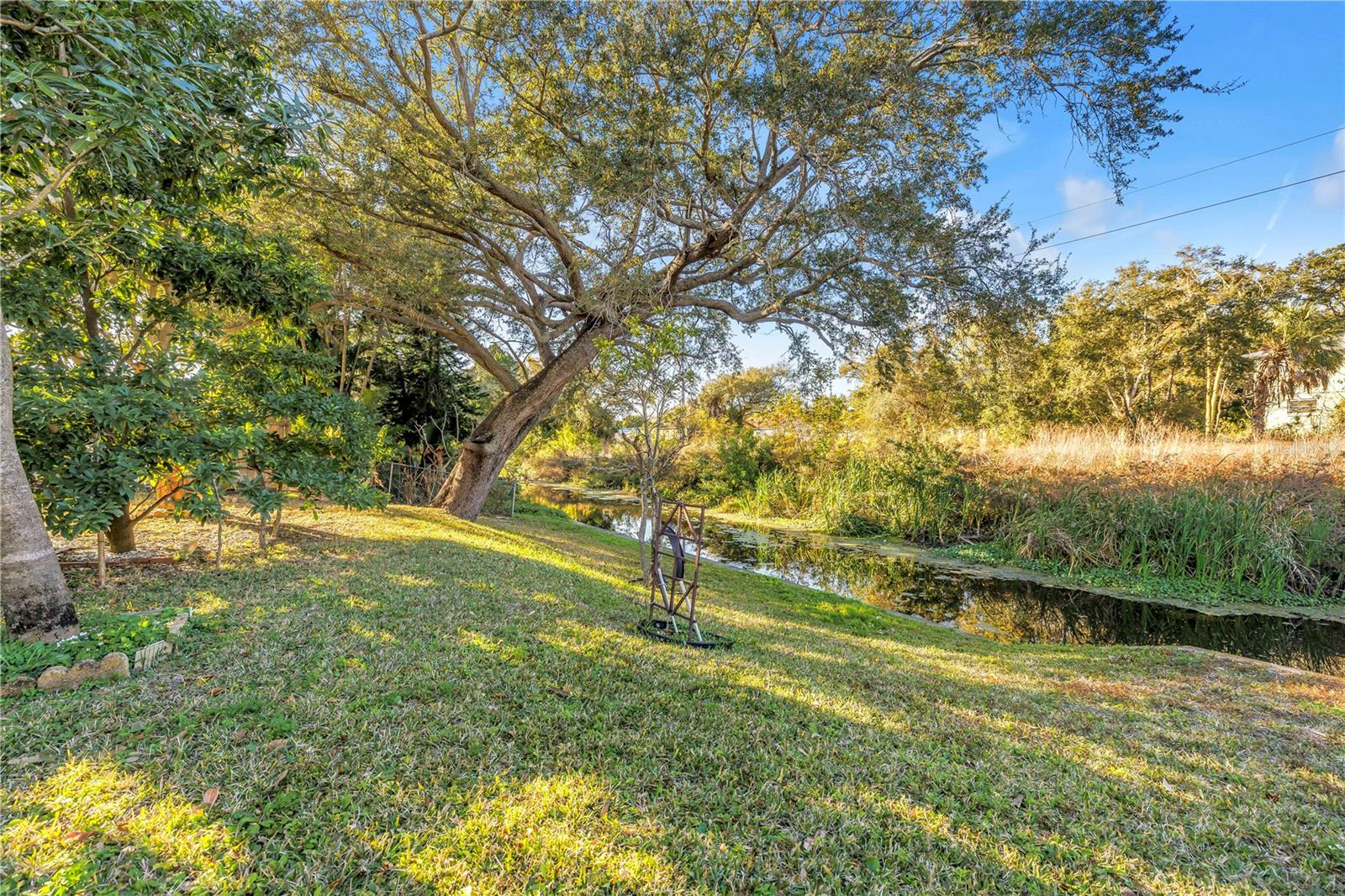 Image 13 of 23 For 6825 Circlecreek Drive