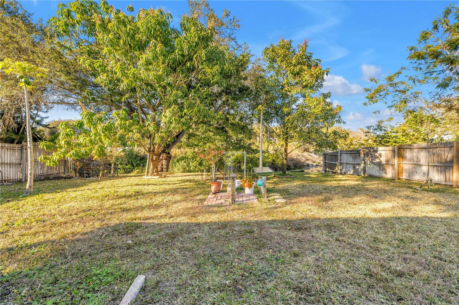 Image 14 of 23 For 6825 Circlecreek Drive