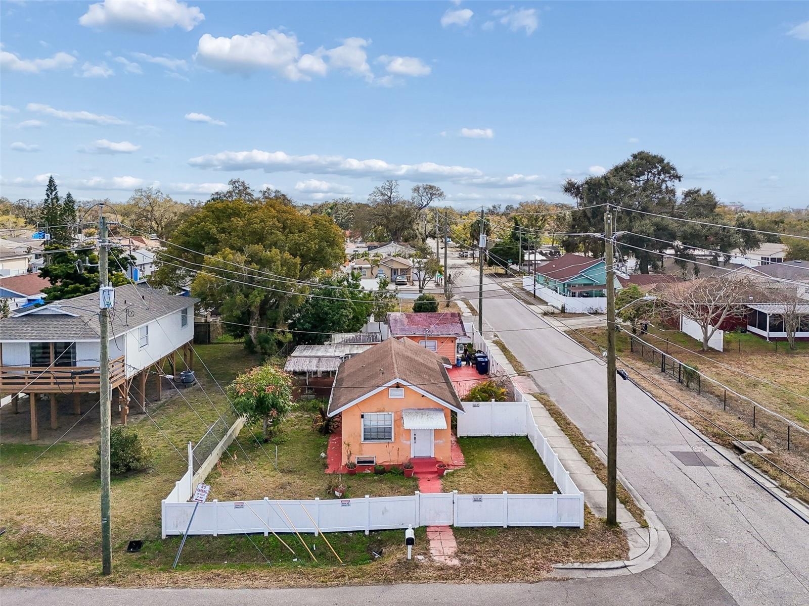 Listing photo id 11 for 3030 Frierson Avenue