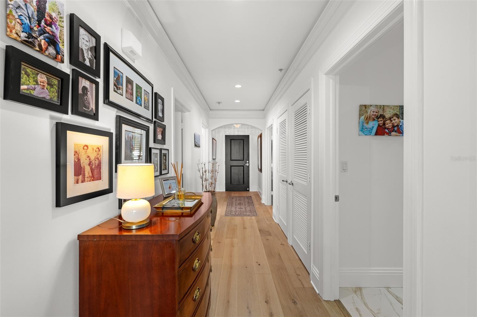 Listing photo id 16 for 509 Bay Street 303