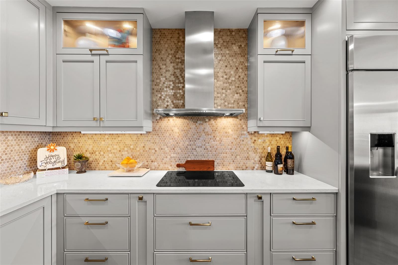 Listing photo id 23 for 509 Bay Street 303