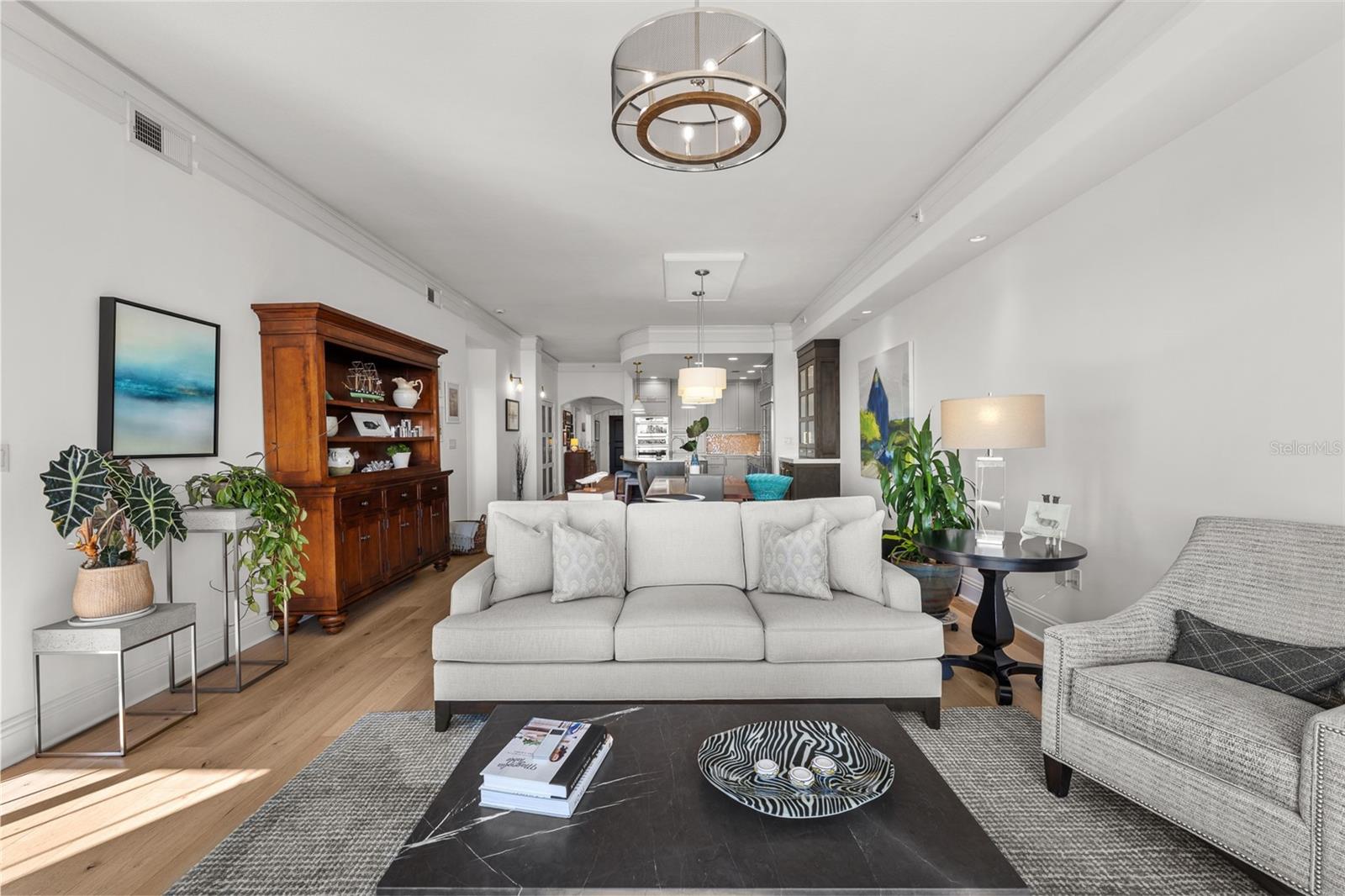 Listing photo id 26 for 509 Bay Street 303