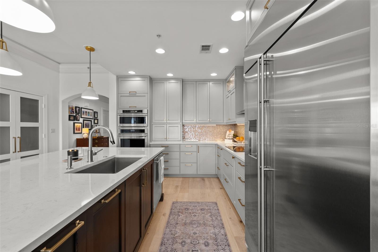 Listing photo id 30 for 509 Bay Street 303