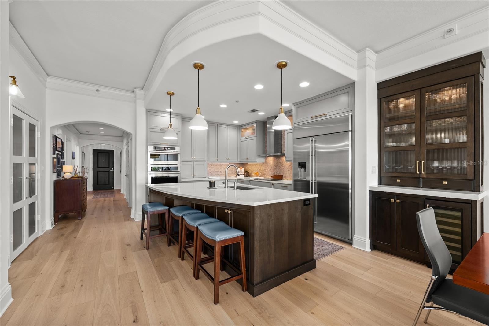 Listing photo id 31 for 509 Bay Street 303