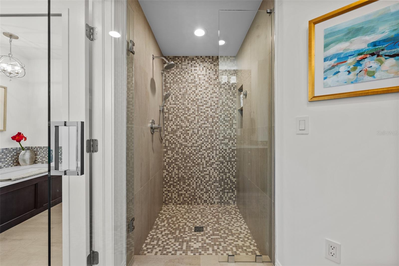 Listing photo id 60 for 509 Bay Street 303