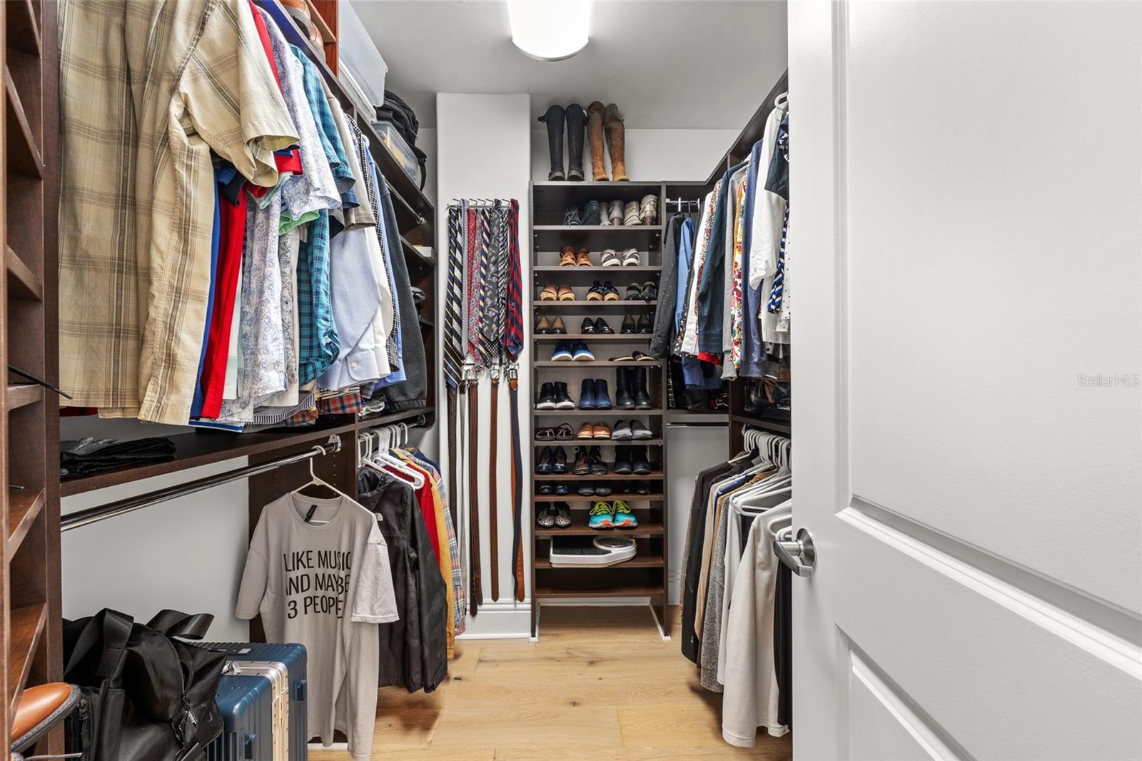 Listing photo id 64 for 509 Bay Street 303