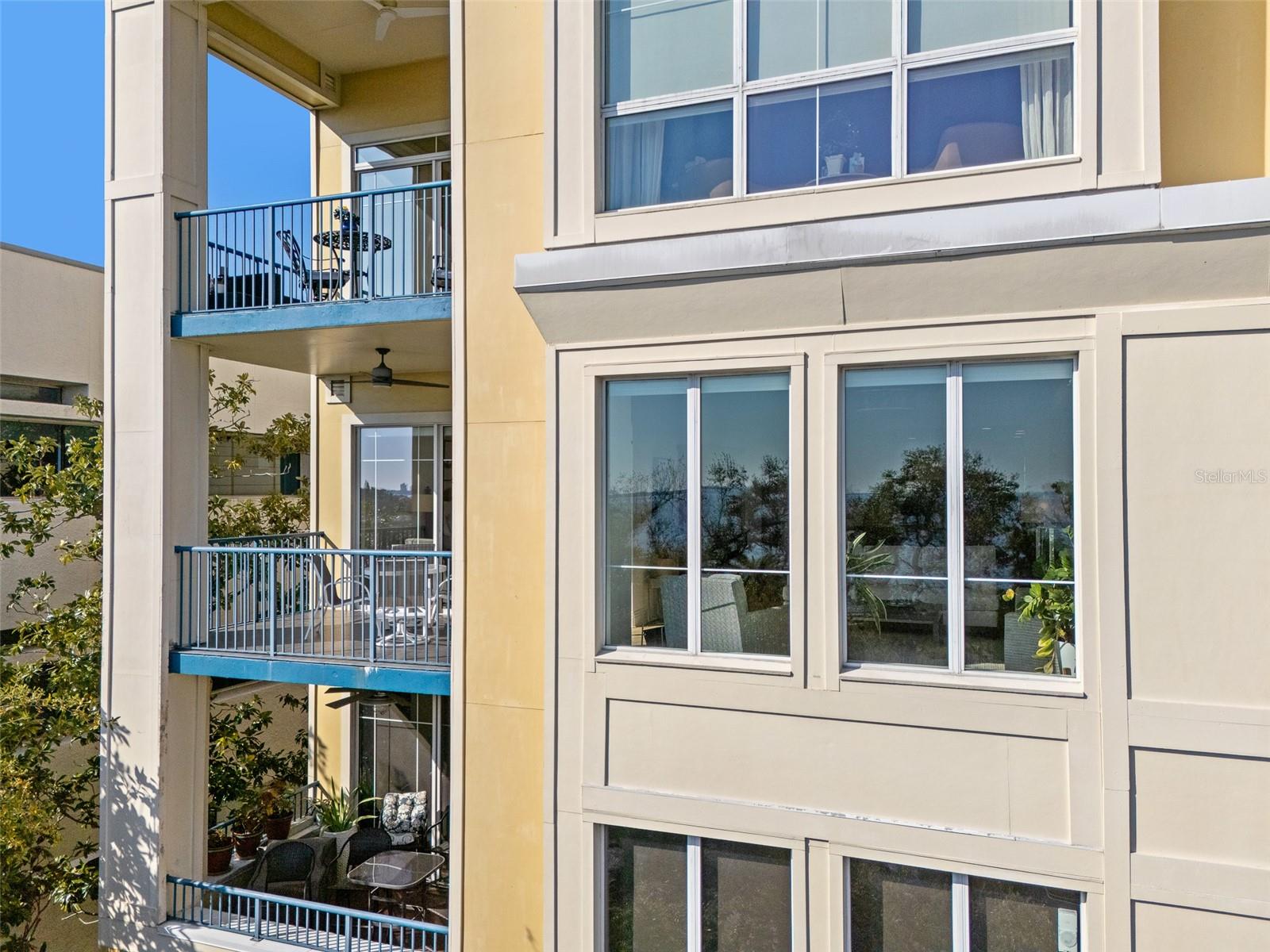 Listing photo id 65 for 509 Bay Street 303