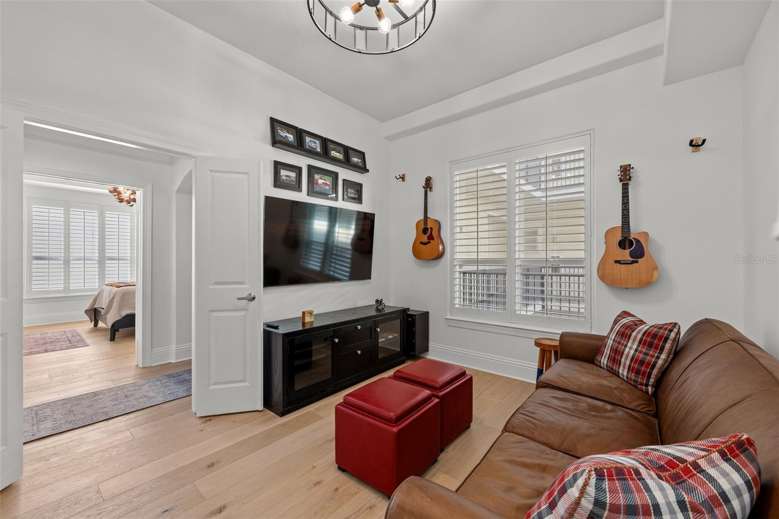 Listing photo id 5 for 509 Bay Street 303