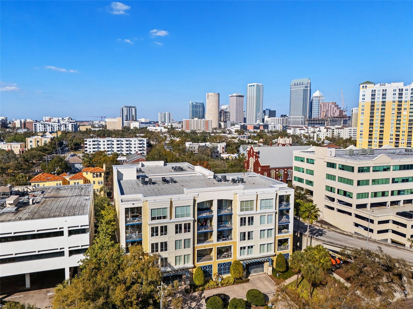 Listing photo id 68 for 509 Bay Street 303