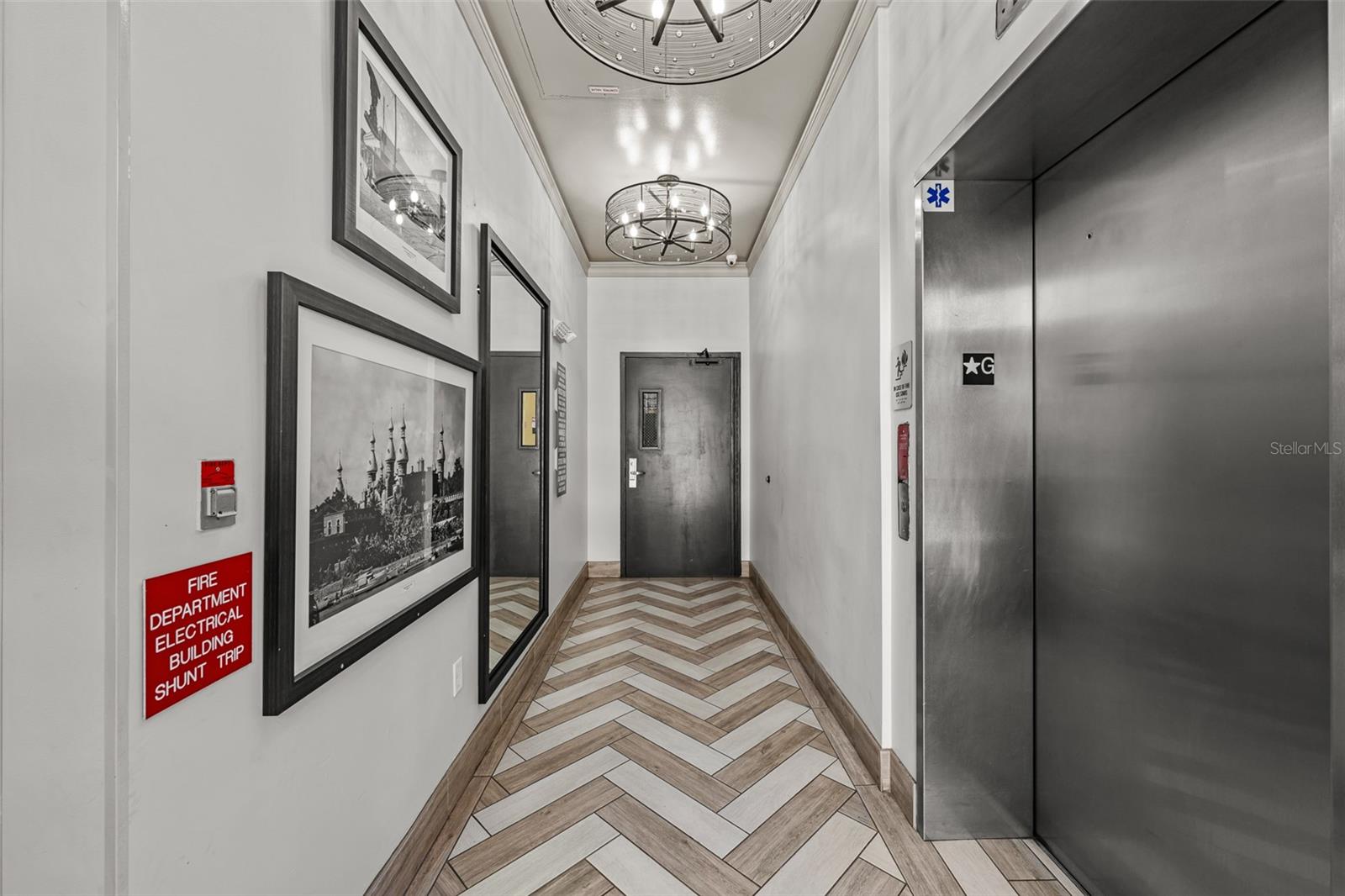 Listing photo id 69 for 509 Bay Street 303