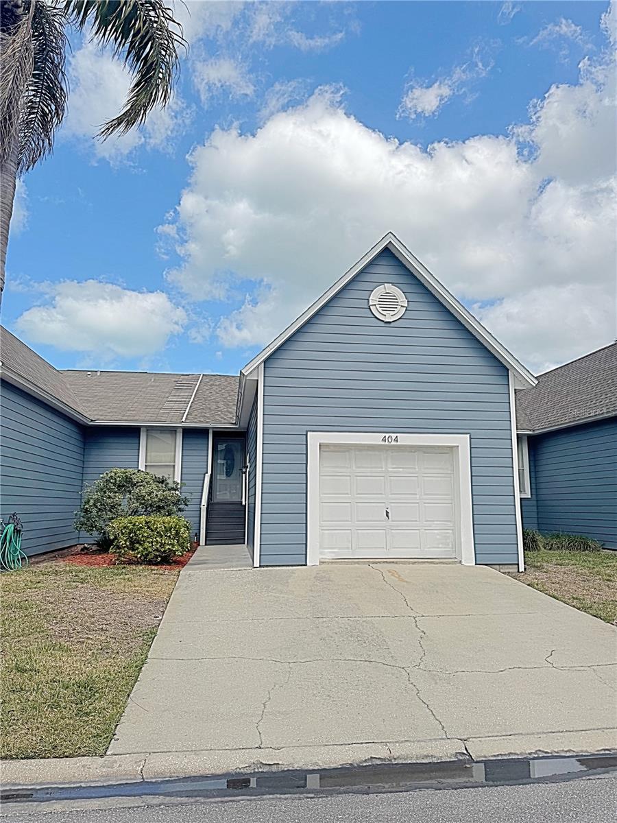 Image 2 of 33 For 404 Hidden Harbour Drive 404