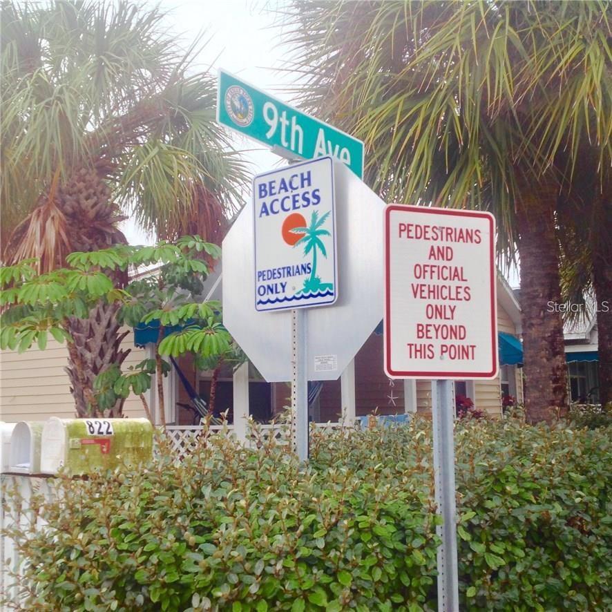 Image 4 of 33 For 404 Hidden Harbour Drive 404