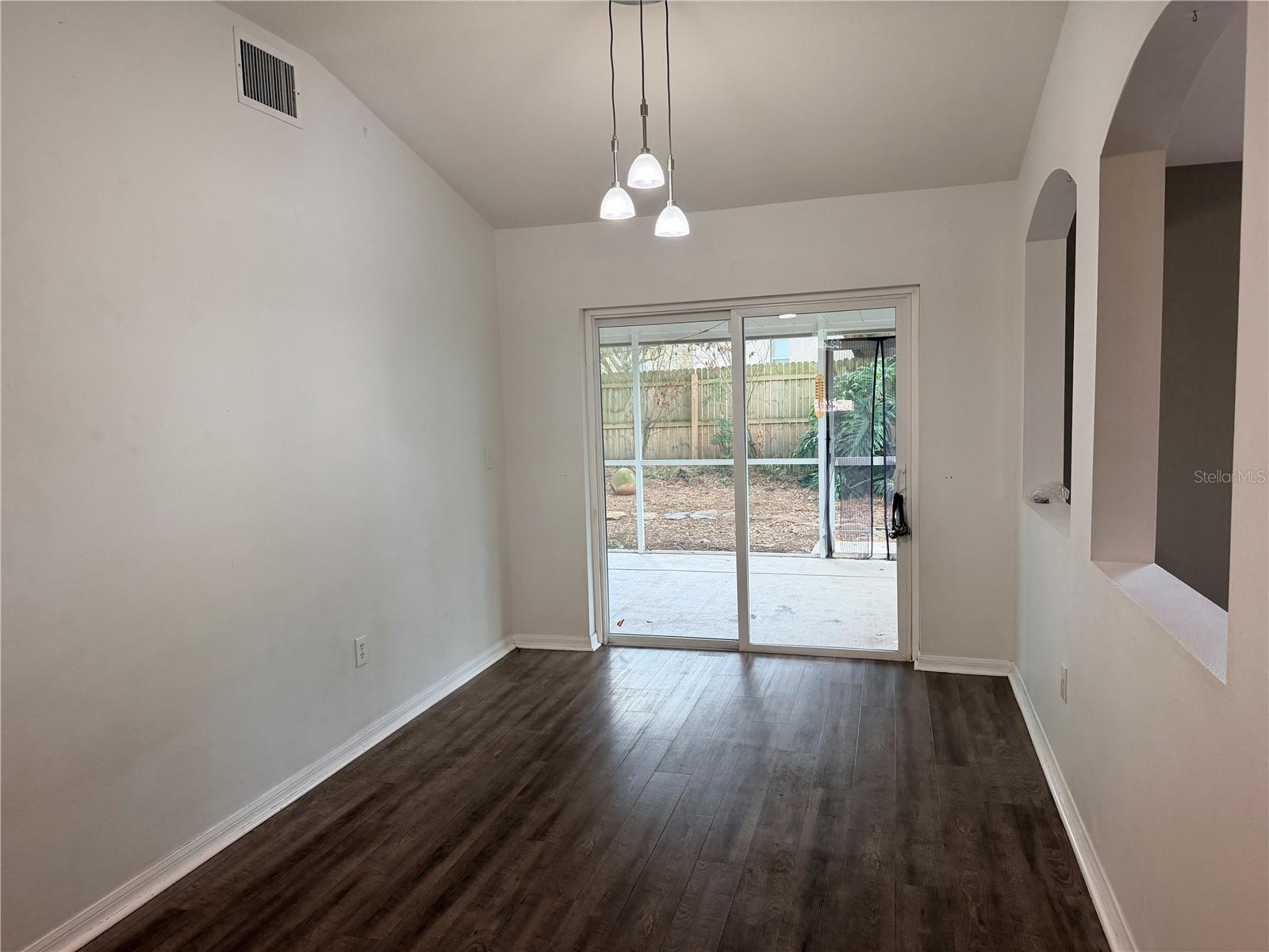 Image 9 of 27 For 4111 Amber Ridge Lane