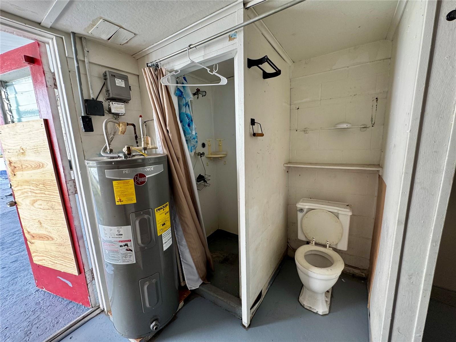 Image 25 of 33 For 1919 Pleasure Drive