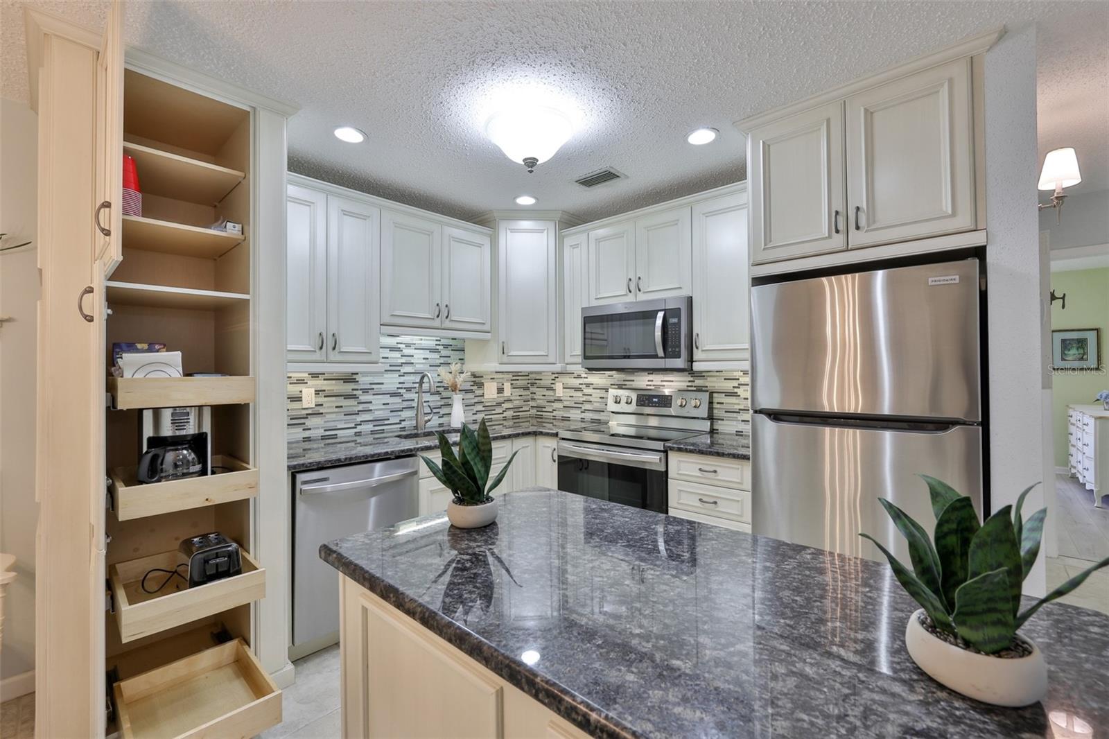 Image 13 of 48 For 8911 Blind Pass Road 306