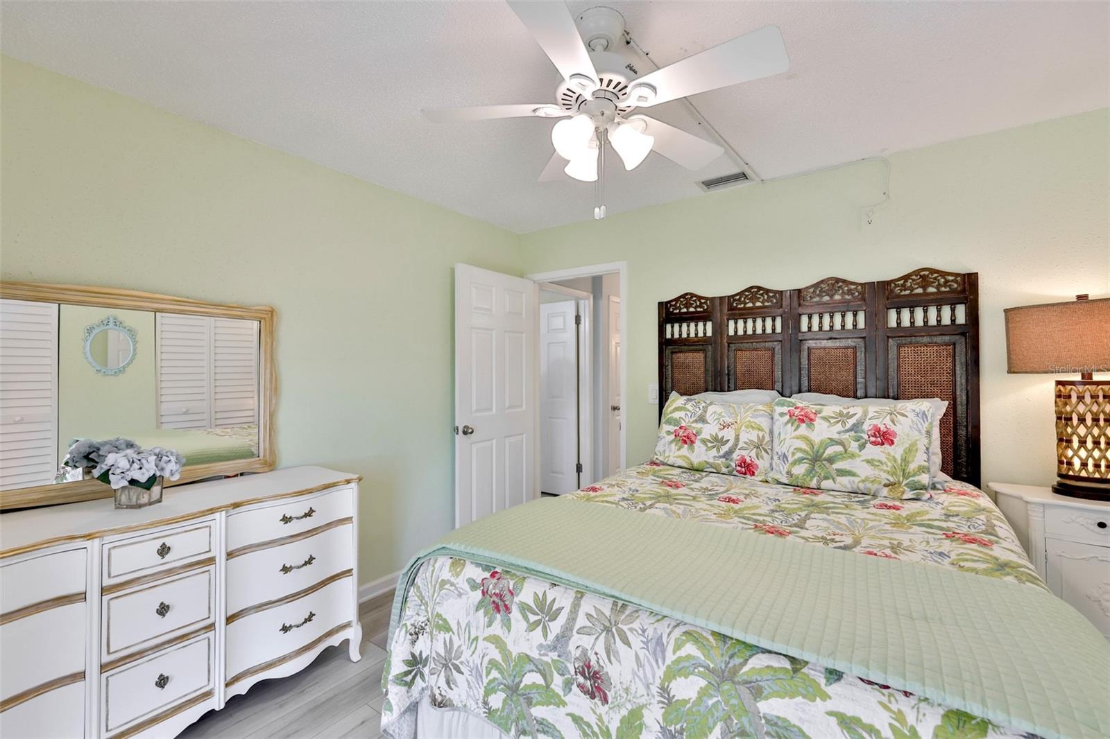 Image 23 of 48 For 8911 Blind Pass Road 306