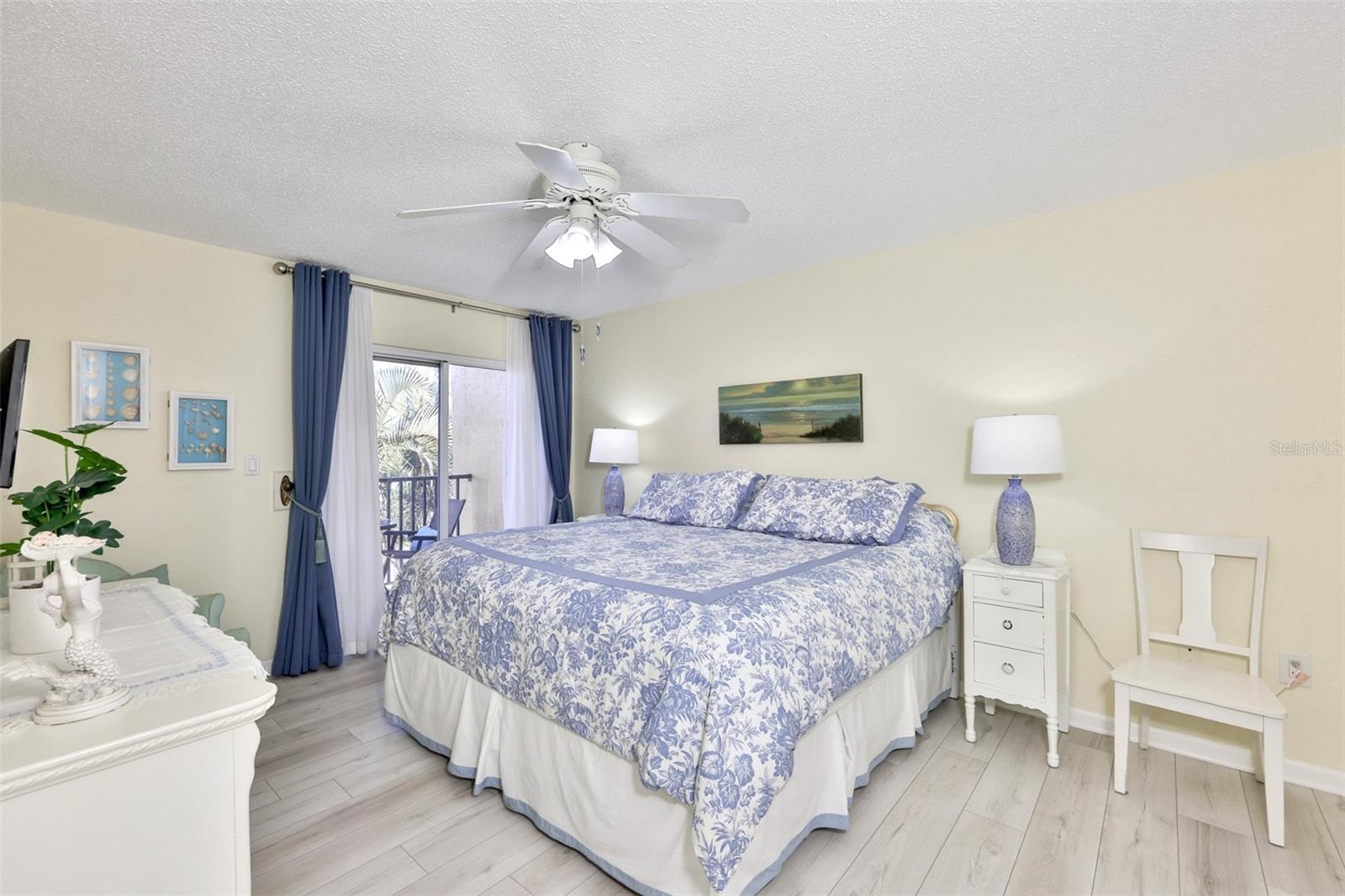 Image 24 of 48 For 8911 Blind Pass Road 306