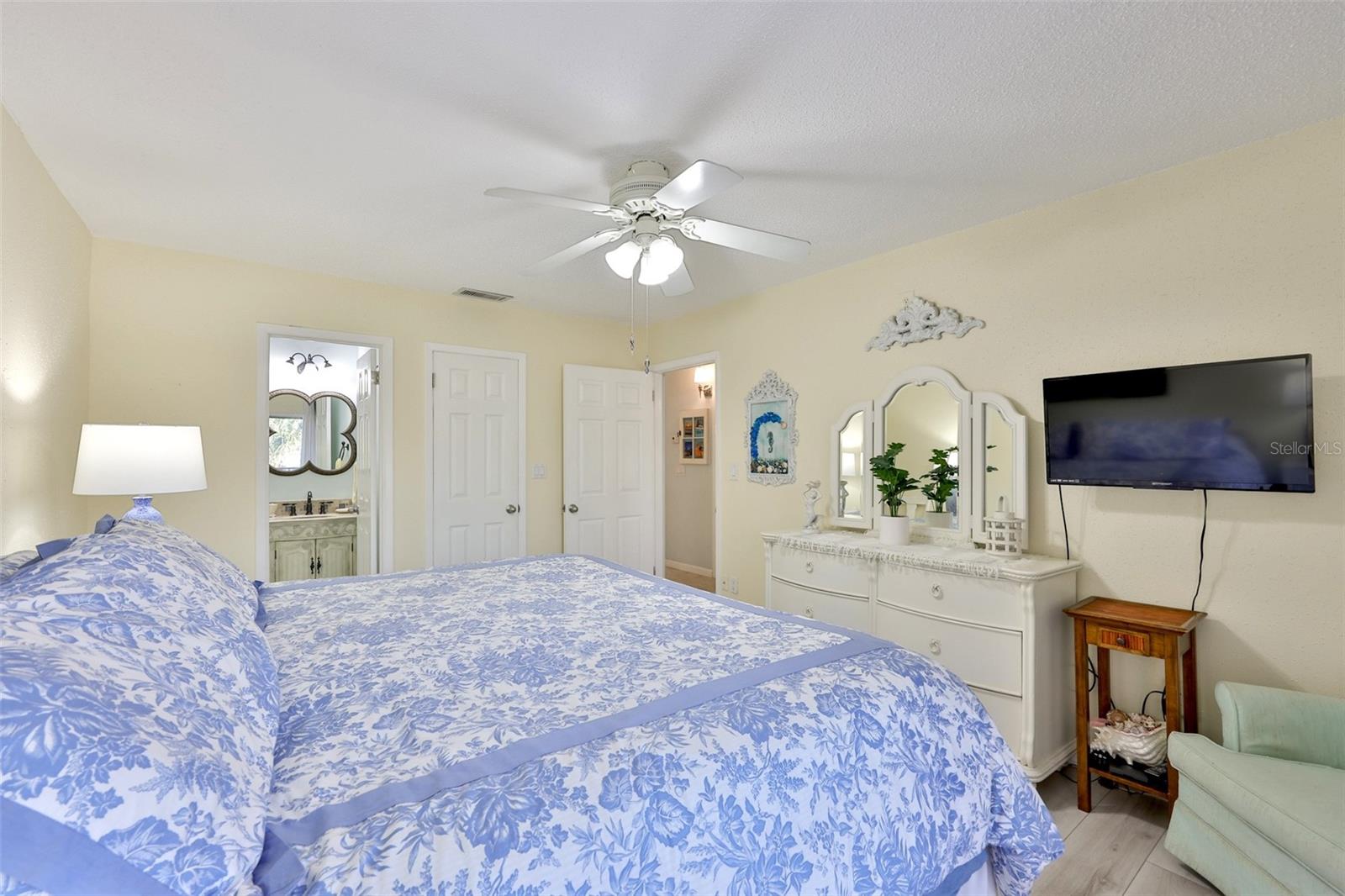 Image 30 of 48 For 8911 Blind Pass Road 306