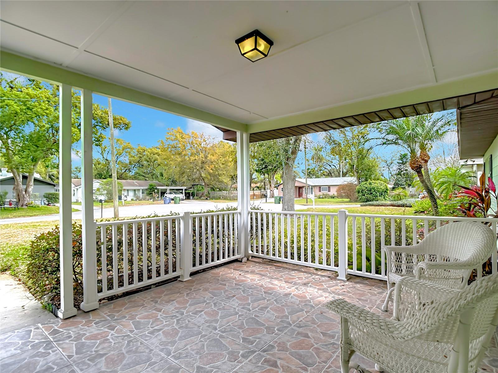 Image 10 of 31 For 11328 Oakleaf Avenue