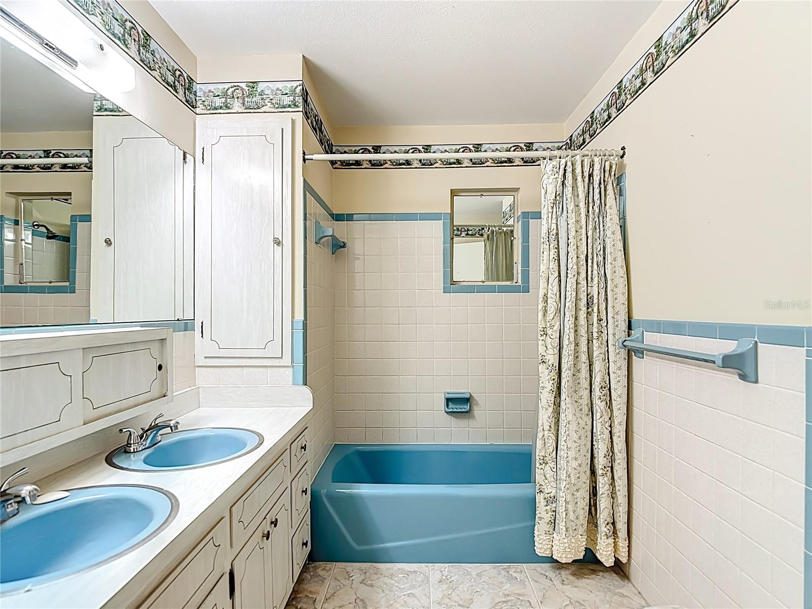 Image 19 of 31 For 11328 Oakleaf Avenue