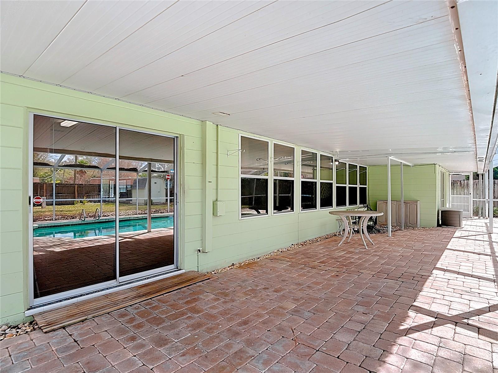 Image 29 of 31 For 11328 Oakleaf Avenue