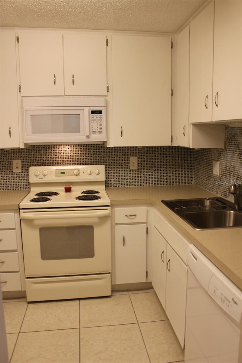 Image 30 of 38 For 2700 Bayshore Boulevard 3103