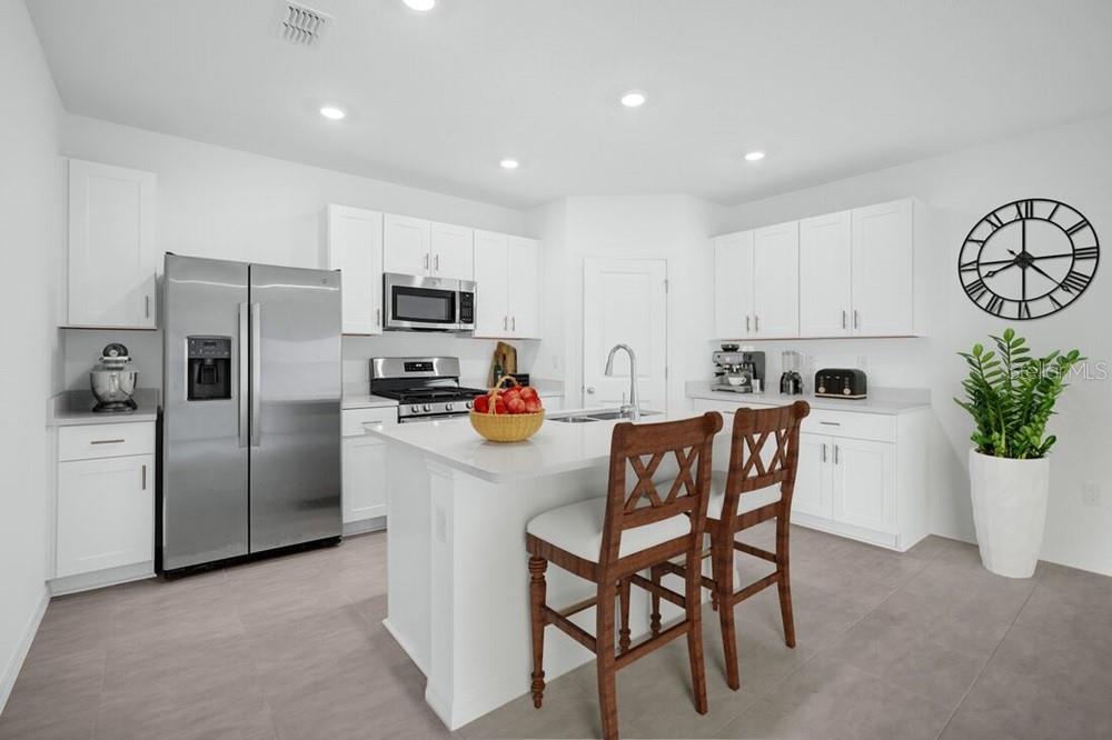 Image 15 of 52 For 13828 Shellmore Avenue