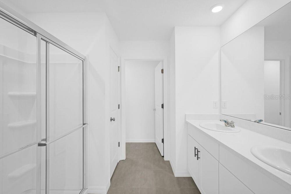 Image 16 of 52 For 13828 Shellmore Avenue