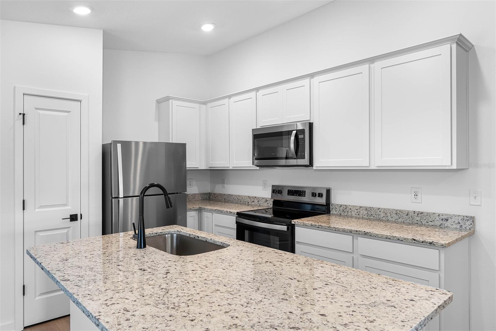 Image 3 of 9 For 12249 Shafton Road