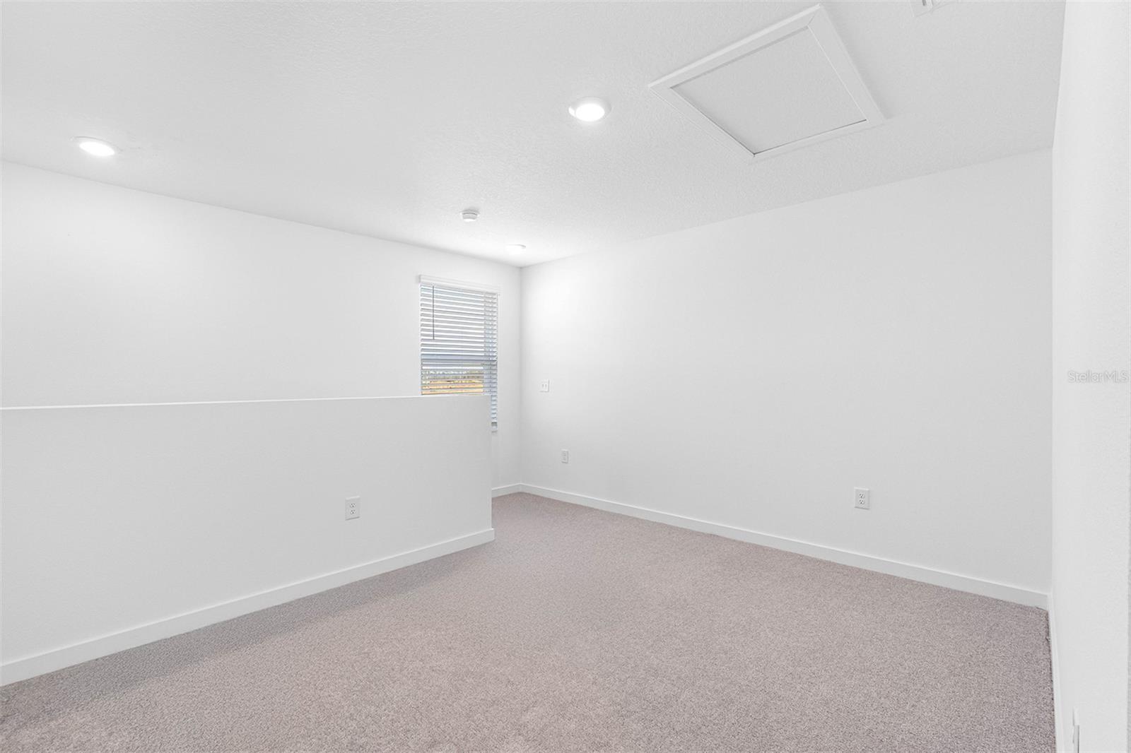 Image 6 of 9 For 12249 Shafton Road