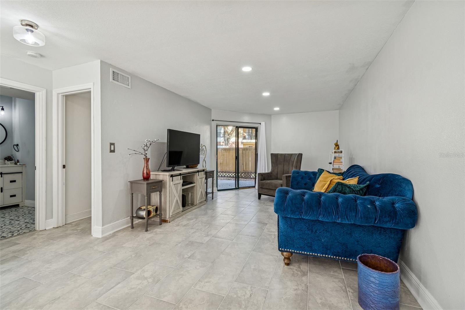 Image 16 of 48 For 8742 Mallard Reserve Drive 105