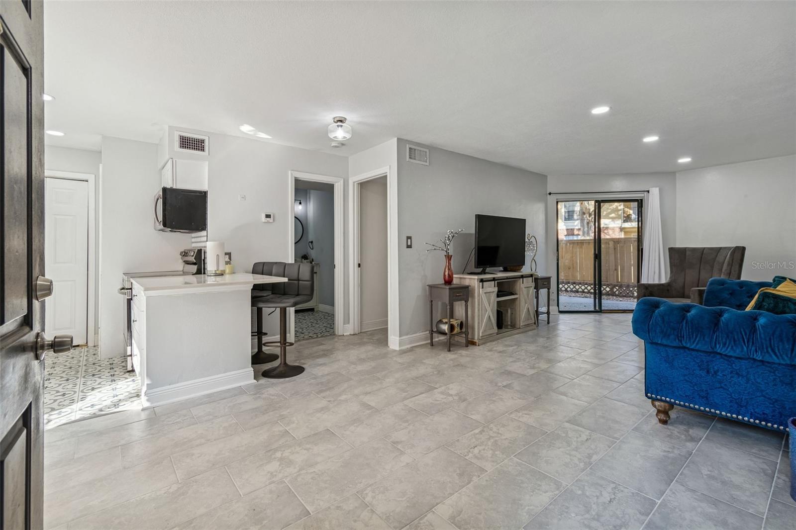 Image 6 of 48 For 8742 Mallard Reserve Drive 105