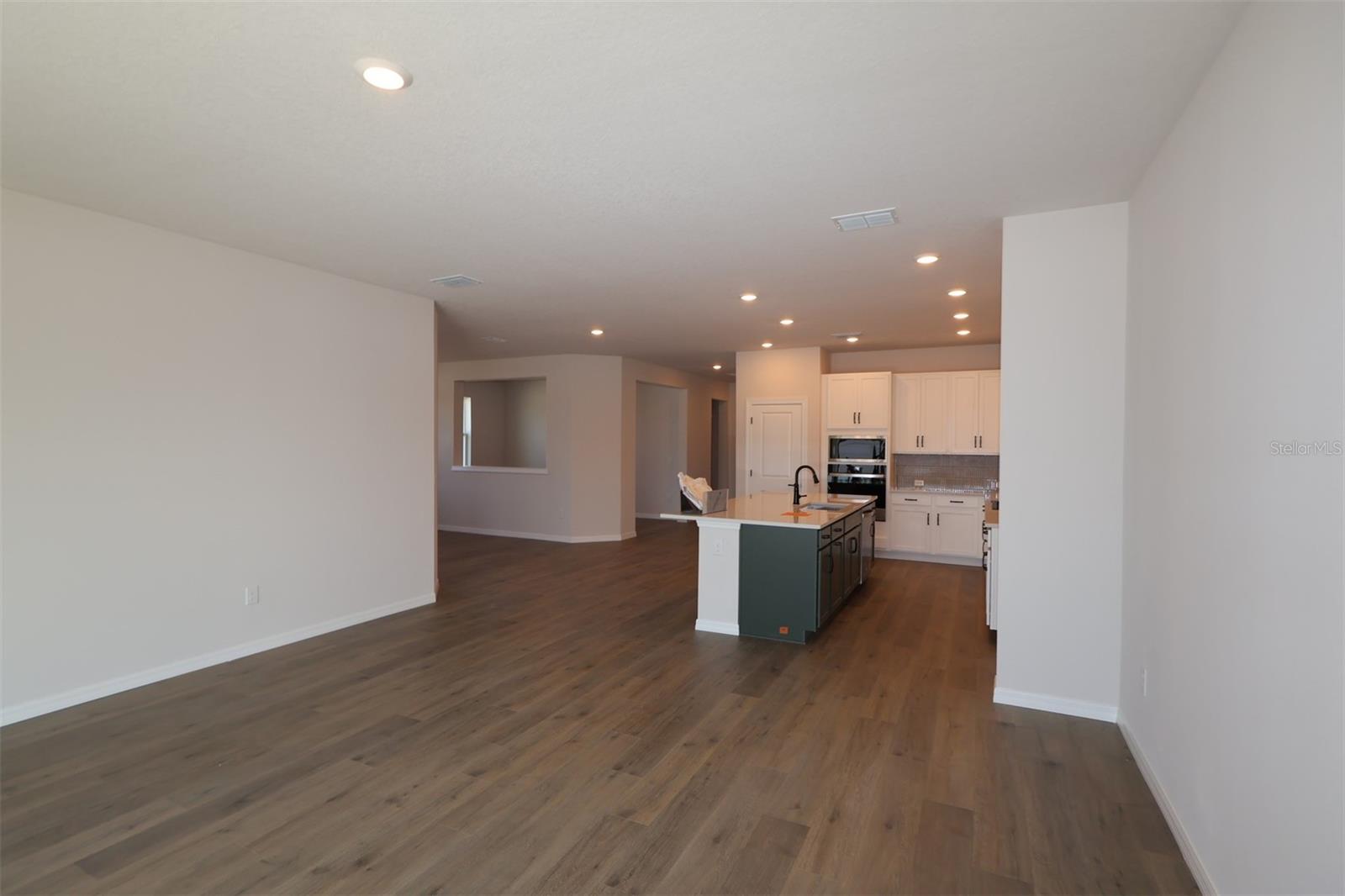 Image 10 of 22 For 614 Kingswood Court