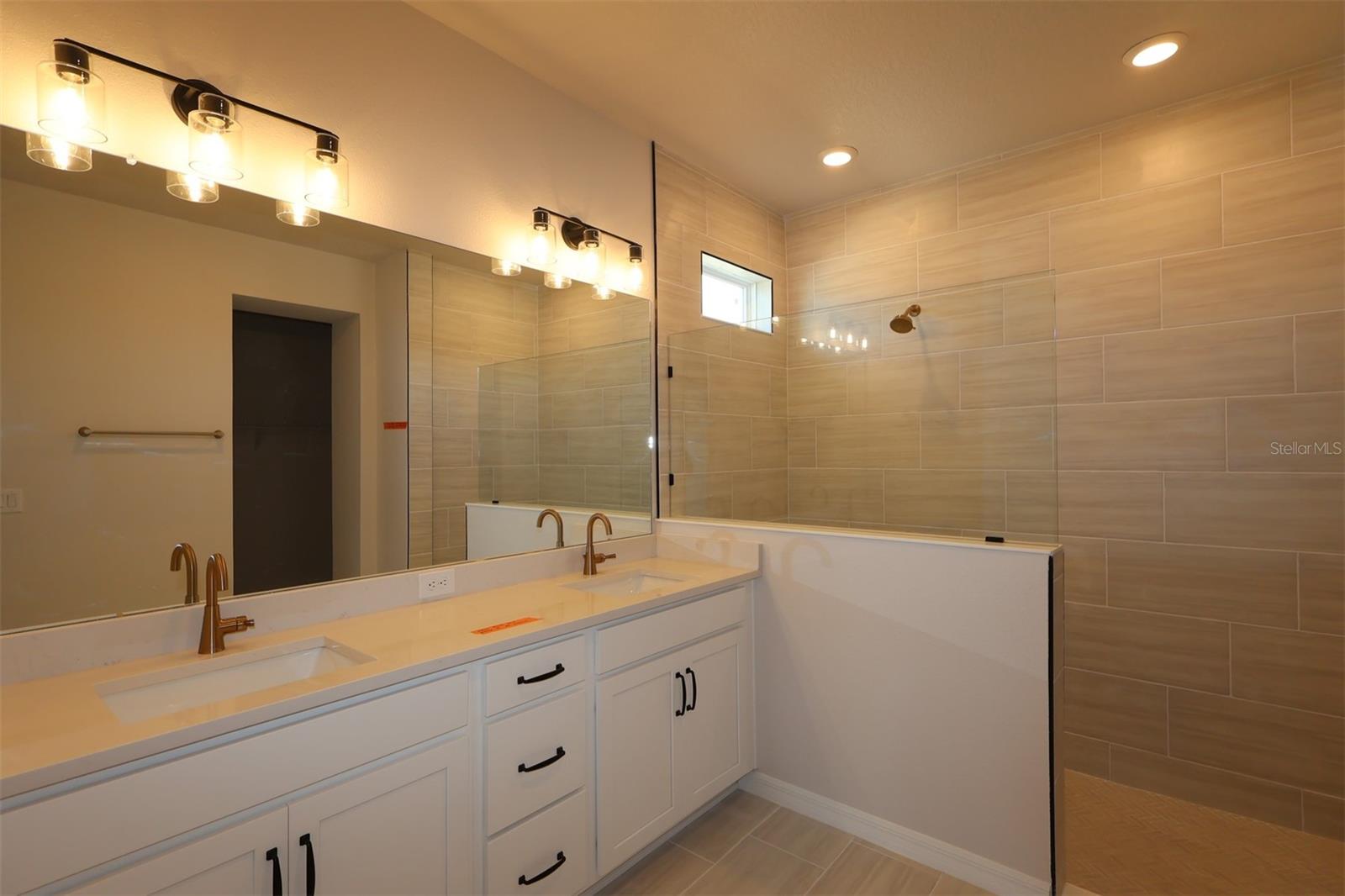 Image 16 of 22 For 614 Kingswood Court