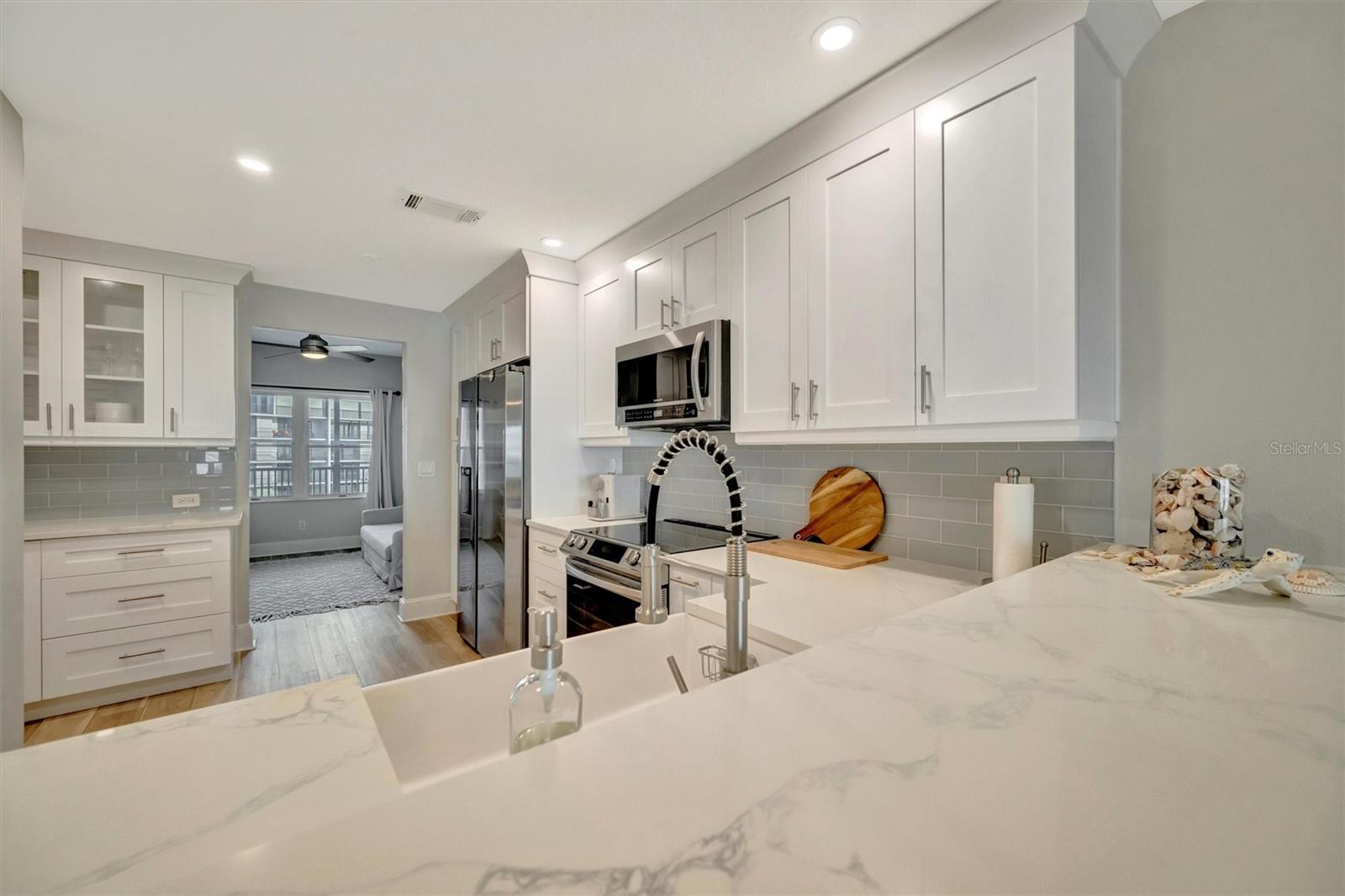 Image 13 of 73 For 1582 Gulf Boulevard 1507