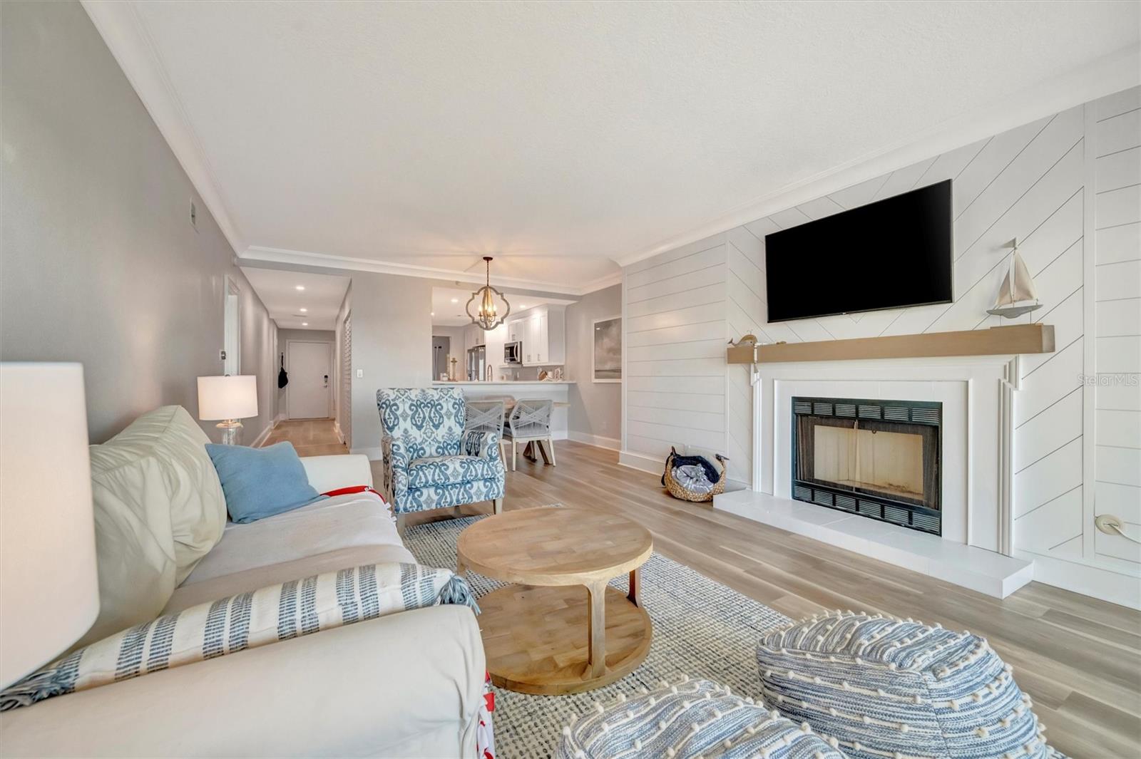 Image 25 of 73 For 1582 Gulf Boulevard 1507