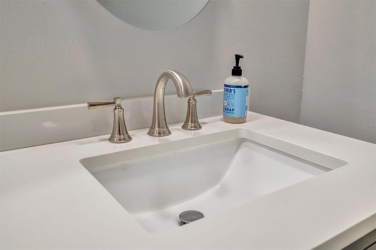 Image 37 of 73 For 1582 Gulf Boulevard 1507