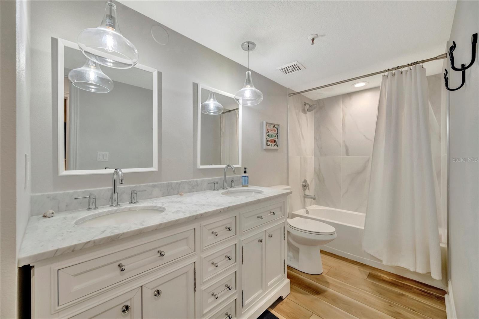 Image 42 of 73 For 1582 Gulf Boulevard 1507