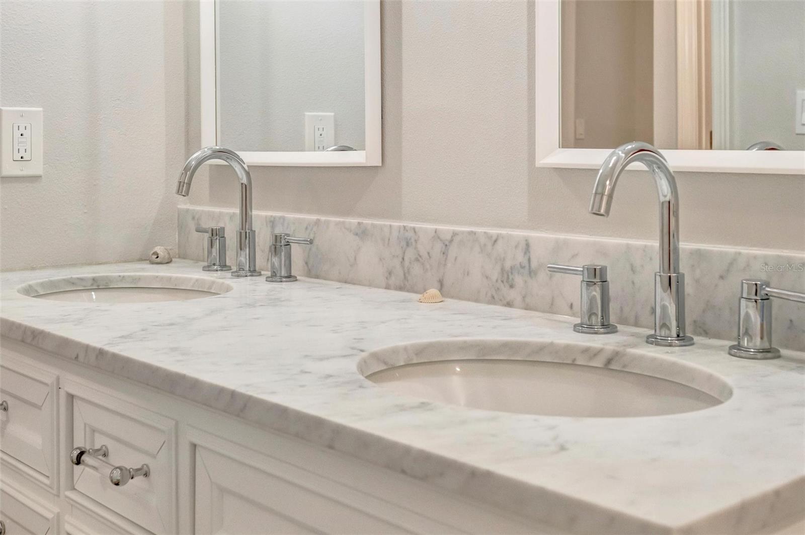 Image 46 of 73 For 1582 Gulf Boulevard 1507