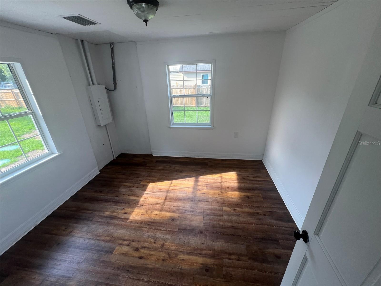 Image 9 of 14 For 18127 Us Highway 41