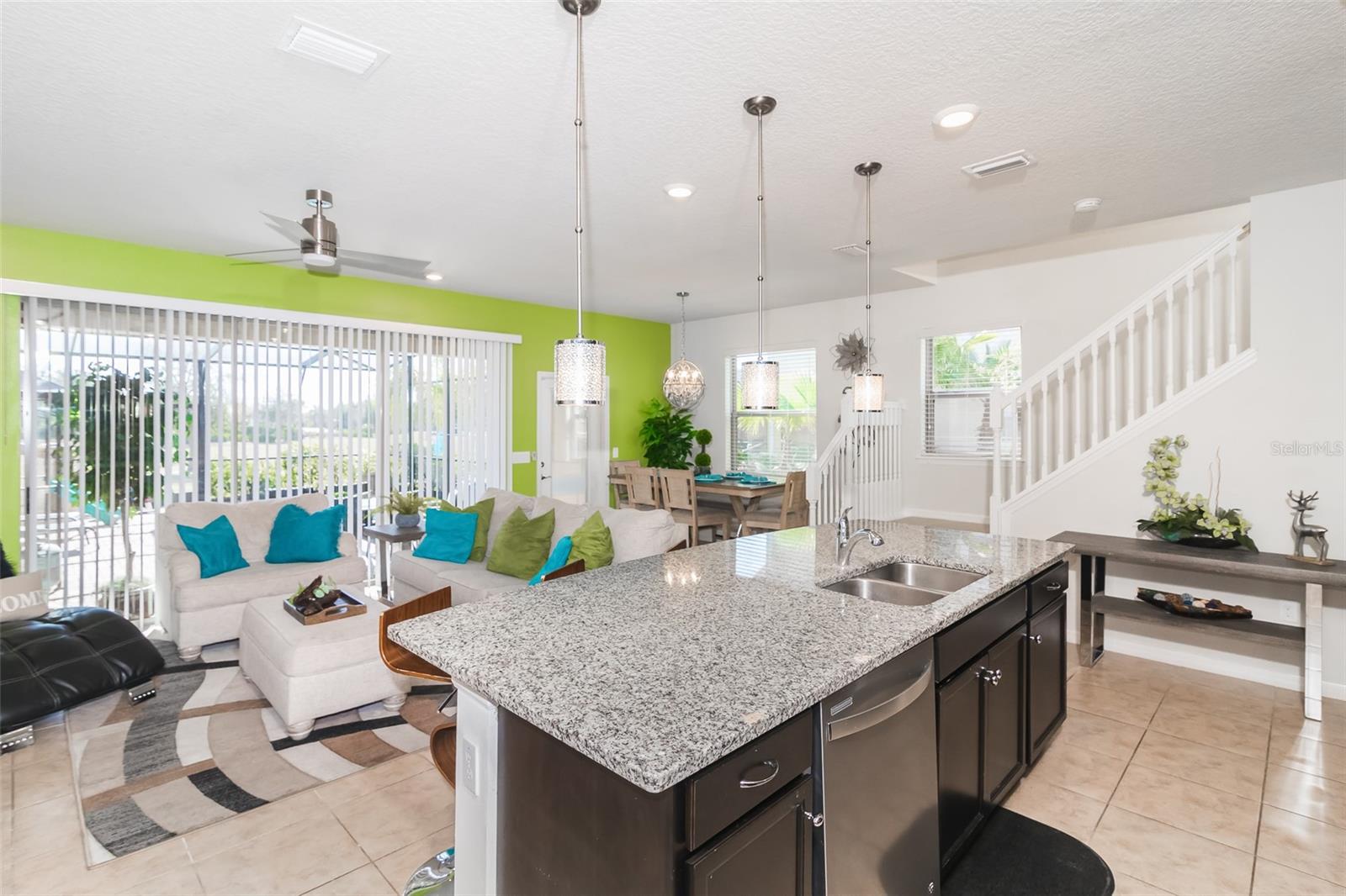 Listing photo id 9 for 4662 Terrasonesta Drive