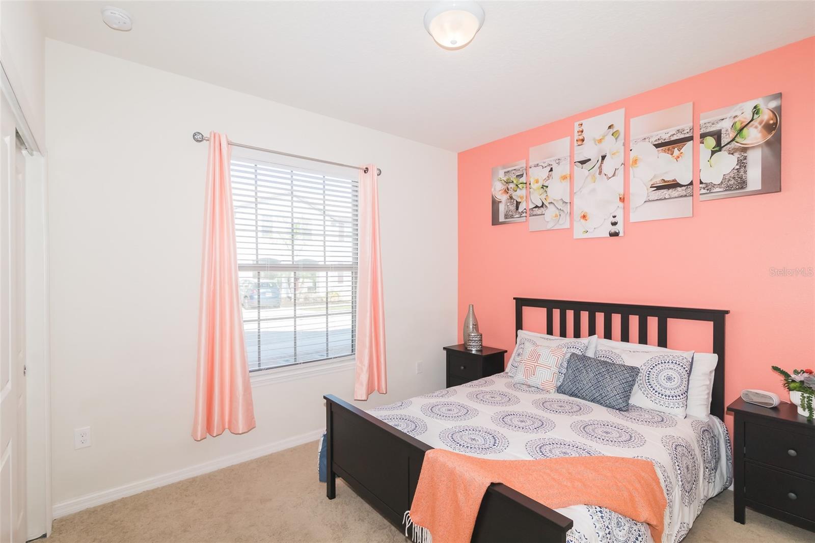 Listing photo id 13 for 4662 Terrasonesta Drive