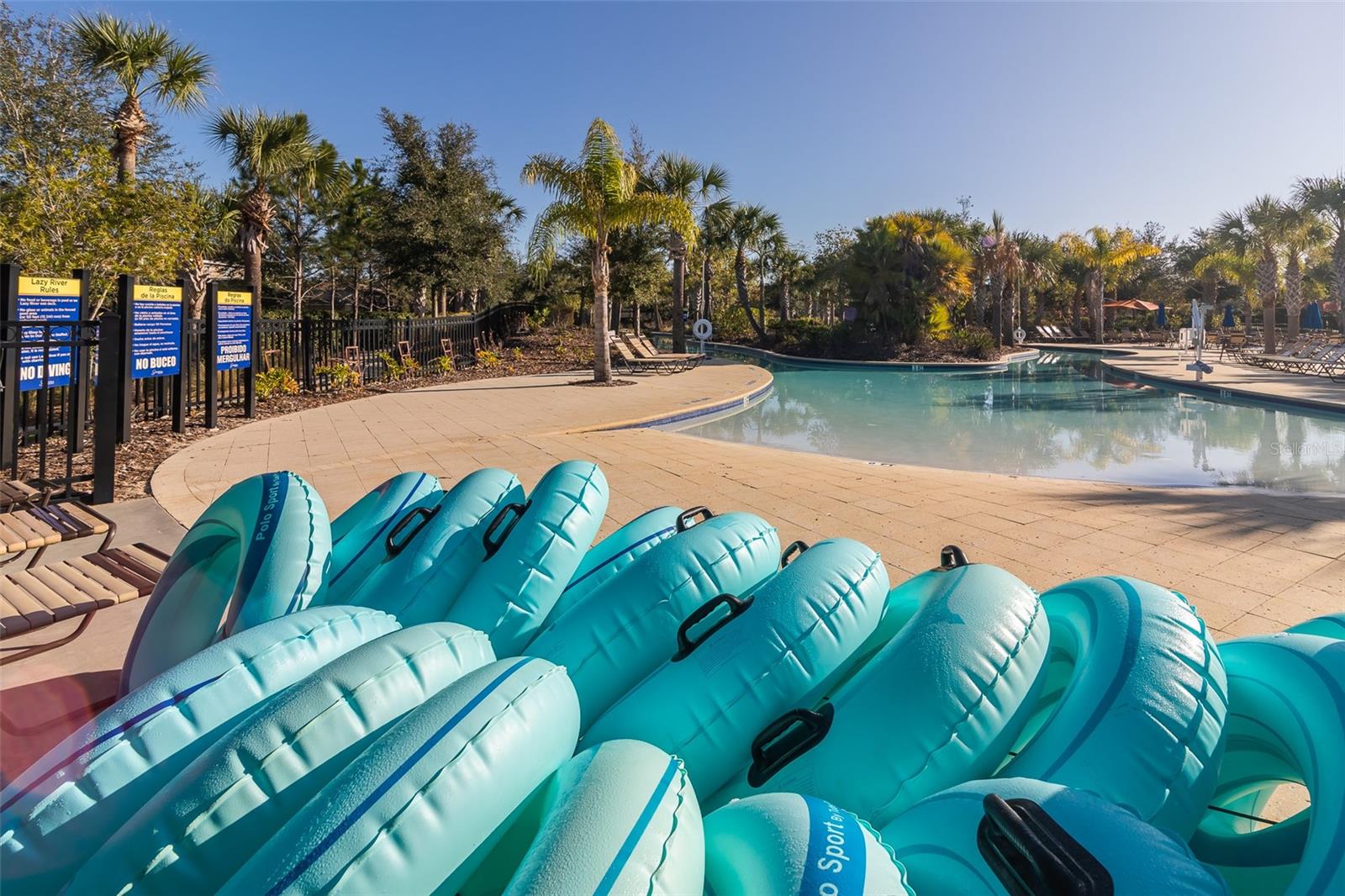 Listing photo id 37 for 4662 Terrasonesta Drive