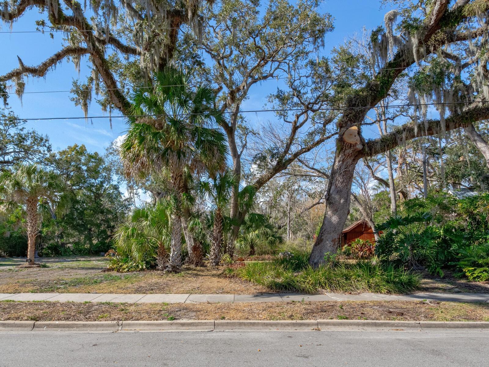 Image 14 of 52 For 1214 Park Circle