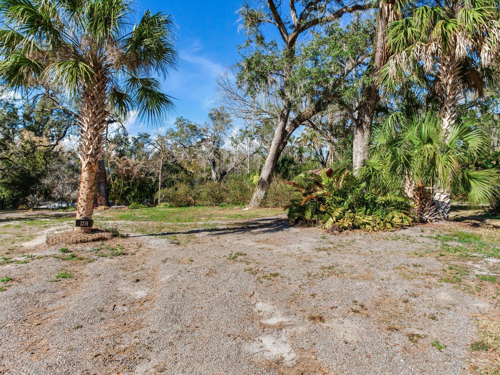 Image 16 of 52 For 1214 Park Circle